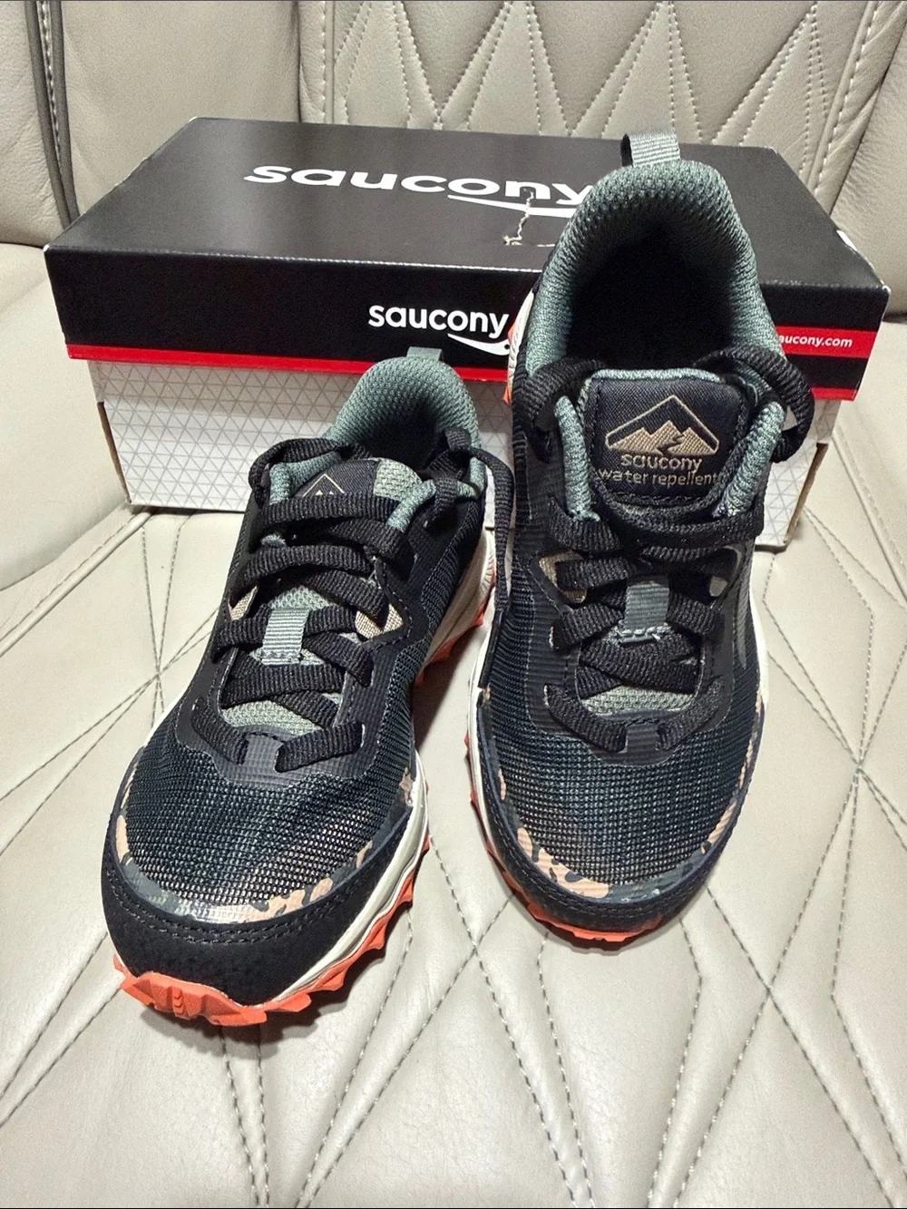 Saucony PEREGRINE11 Kids Black and Coral Trail Sneakers